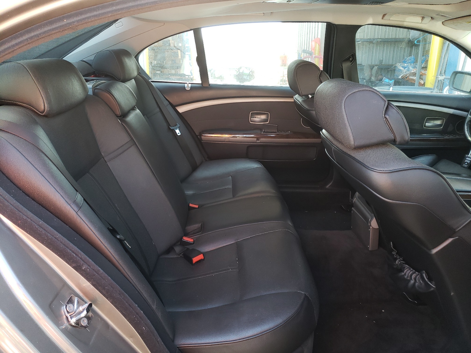 Photo 6 from auction – 2005 BMW 745 LI with VIN WBAGN63585DS56636