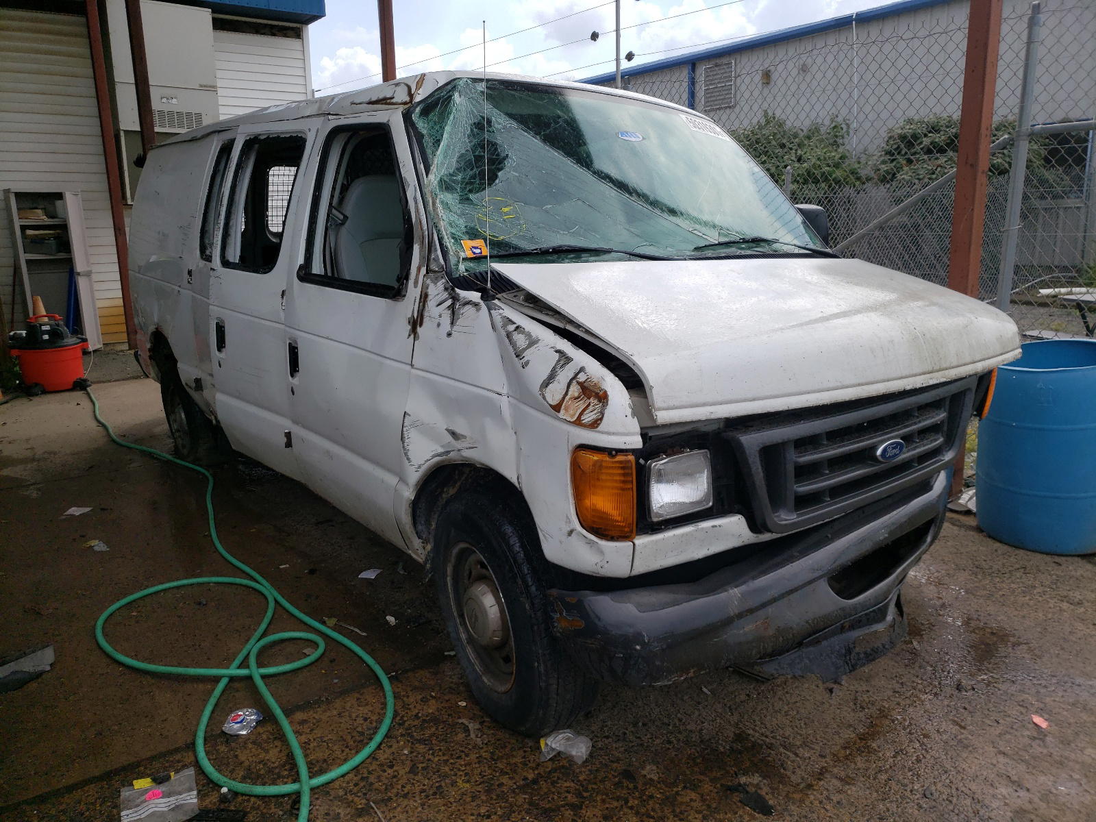 FORD ECONOLINE 2005 with VIN 1FDWE35L05HB02693 - Photo from auction