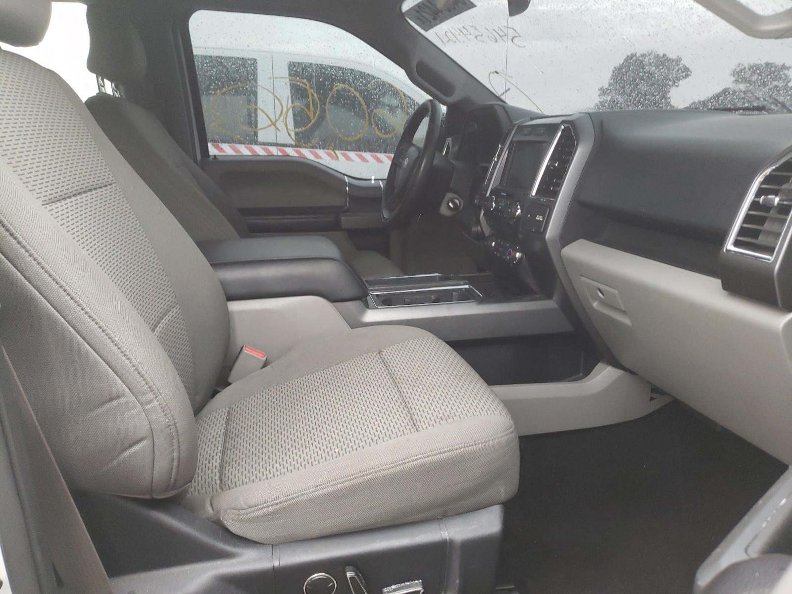 Photo 5 from auction – 2016 FORD F150 SUPER with VIN 1FTEW1CP8GFC45378
