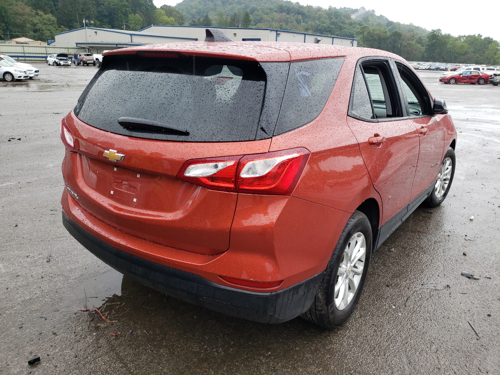 Photo 4 from auction – 2020 CHEVROLET EQUINOX LS with VIN 2GNAXHEV0L6263403