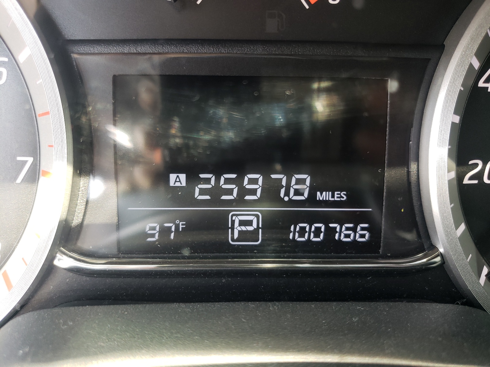 Photo 8 from auction – 2014 NISSAN SENTRA S with VIN 3N1AB7AP2EY204527