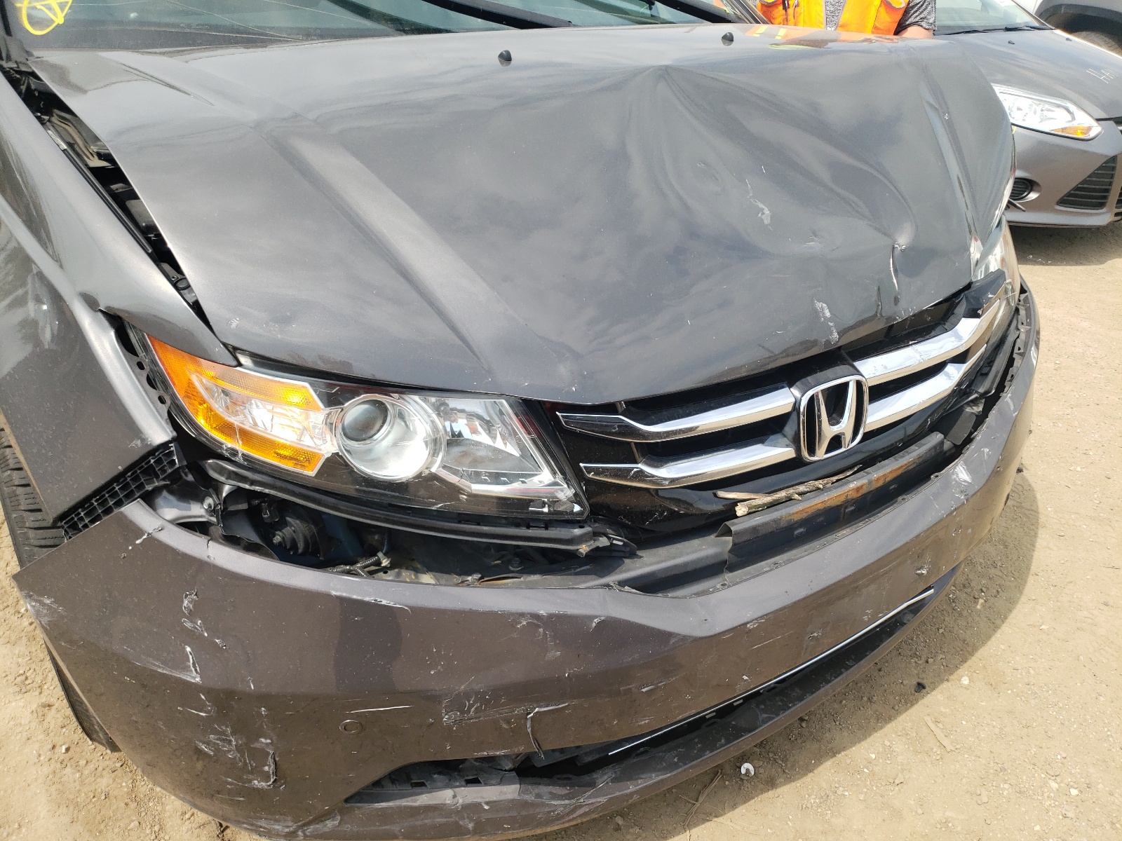 Photo 9 from auction – 2015 HONDA ODYSSEY TO with VIN 5FNRL5H90FB097015