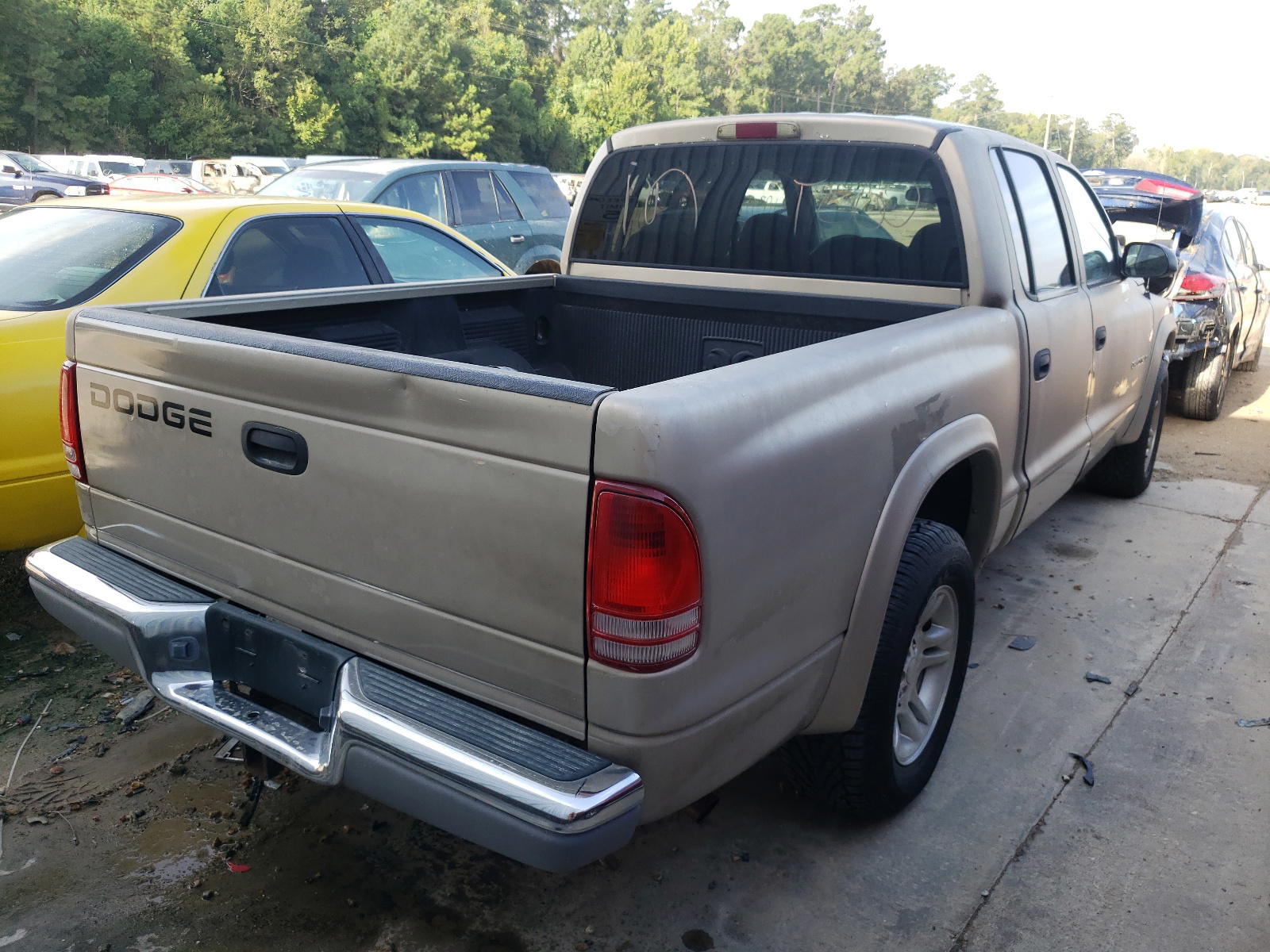 Photo 4 from auction – 2002 DODGE DAKOTA with VIN 1B7HL48N82S716914