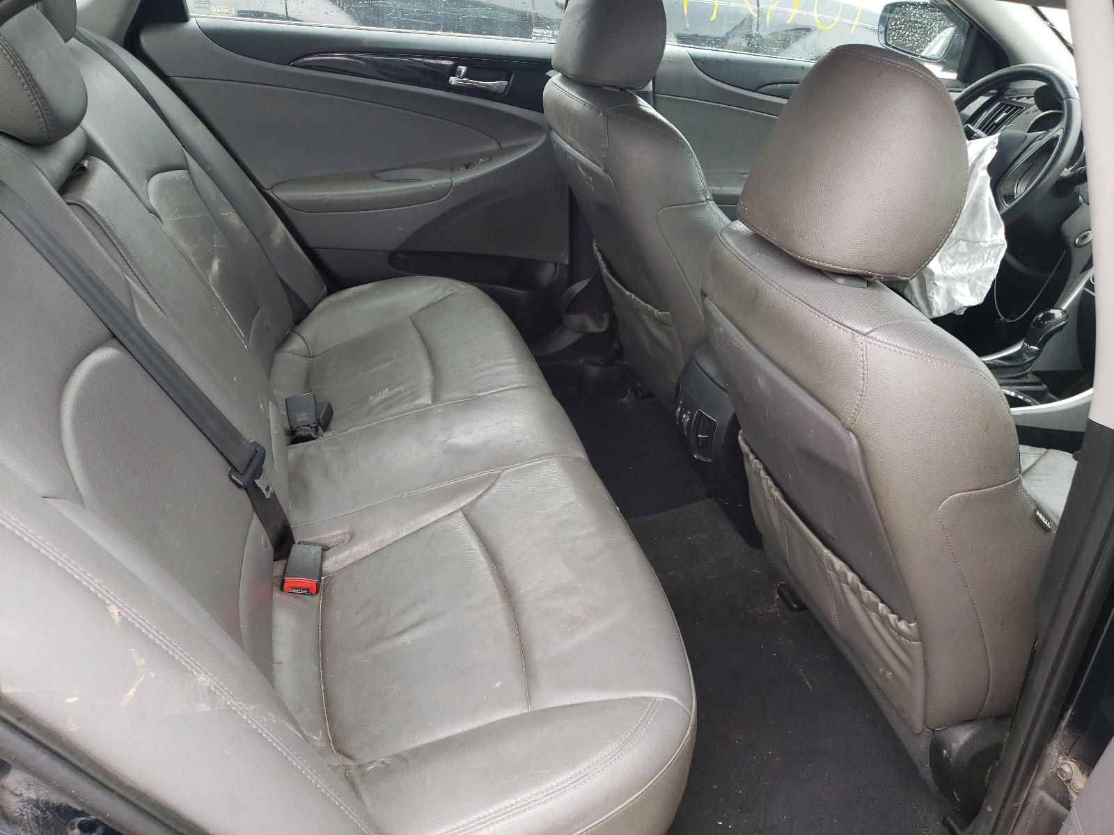 Photo 6 from auction – 2011 HYUNDAI SONATA SE with VIN 5NPEC4AC8BH122155