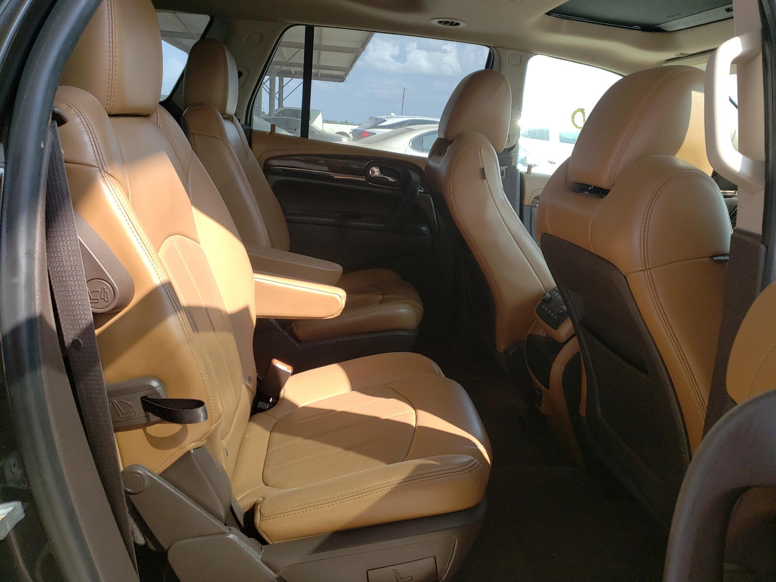 Photo 6 from auction – 2014 BUICK ENCLAVE with VIN 5GAKRBKD1EJ231468