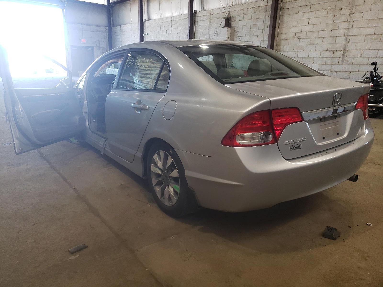 Photo 3 from auction – 2011 HONDA CIVIC EX with VIN 19XFA1F88BE023501