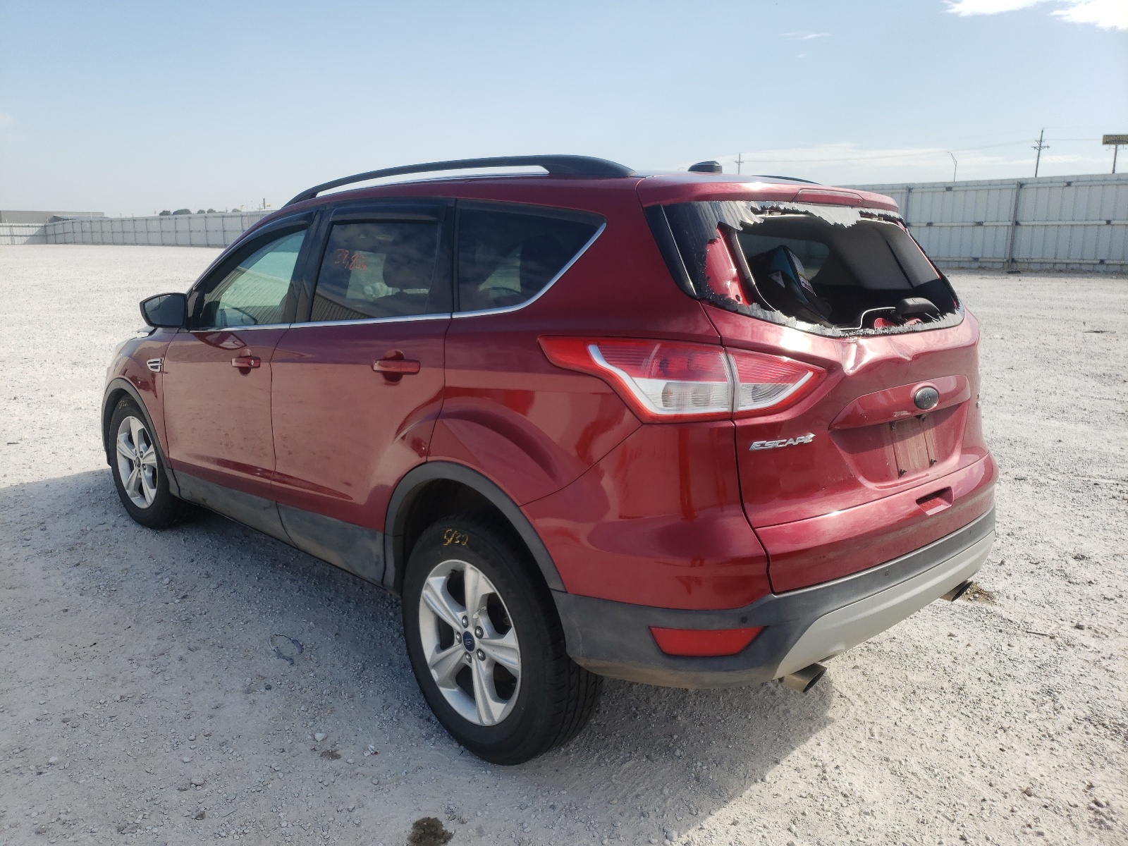 Photo 3 from auction – 2015 FORD ESCAPE SE with VIN 1FMCU9GX1FUB35400