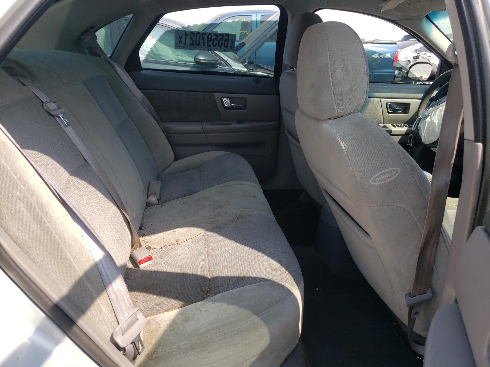 Photo 6 from auction – 2000 FORD TAURUS LX with VIN 1FAFP5223YG226401