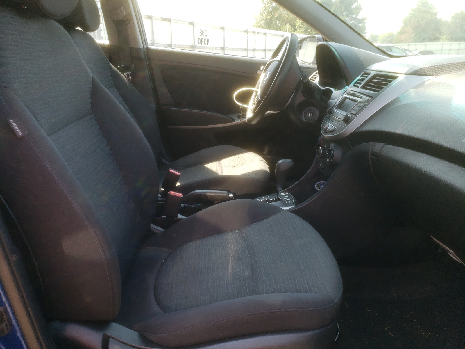 Photo 5 from auction – 2016 HYUNDAI ACCENT SE with VIN KMHCT5AE9GU267180