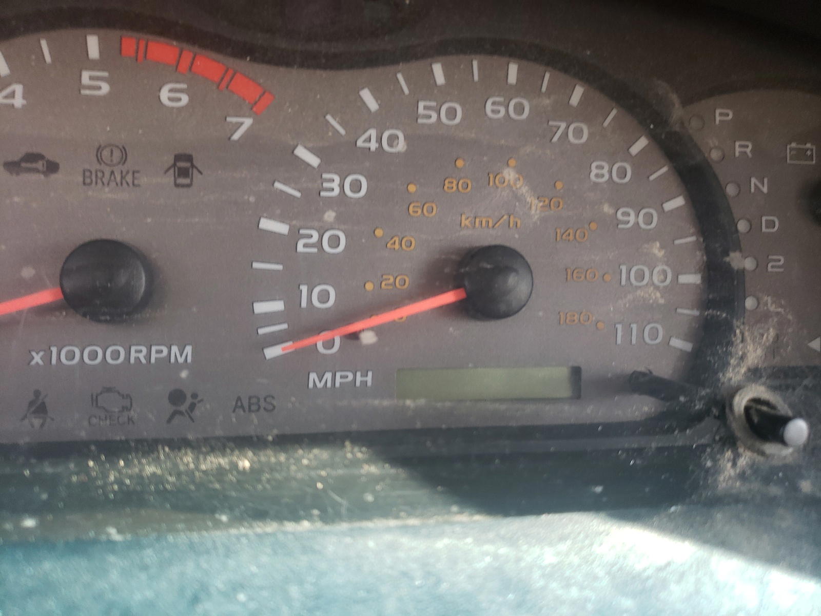 Photo 8 from auction – 2001 TOYOTA SEQUOIA SR with VIN 5TDBT44A91S015833