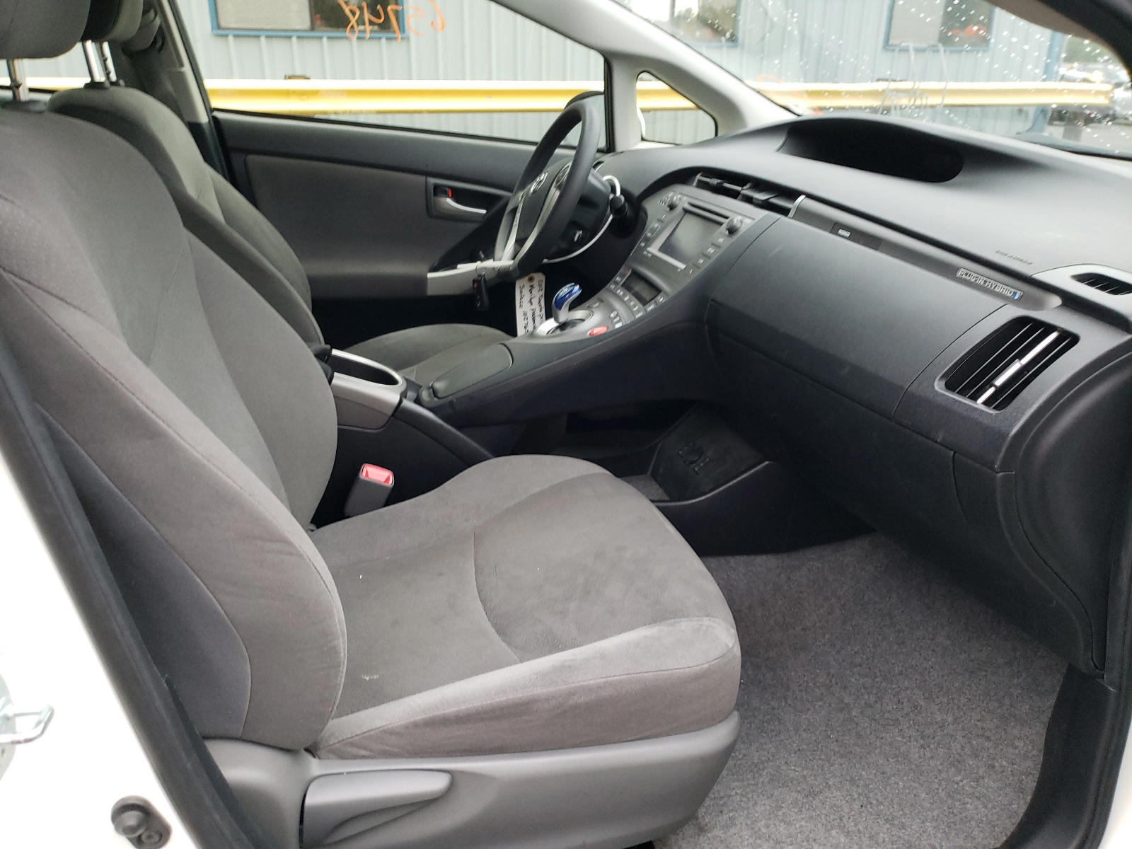 Photo 5 from auction – 2012 TOYOTA PRIUS PLUG with VIN JTDKN3DP9C3026148