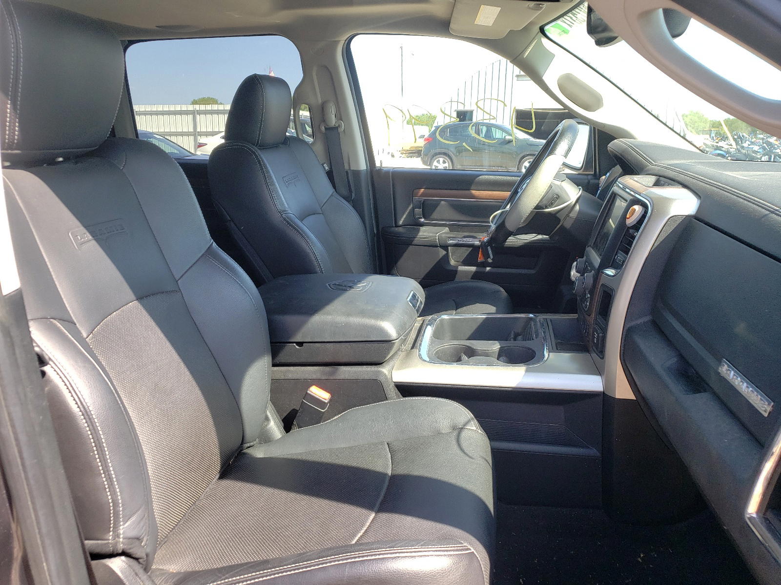 Photo 5 from auction – 2016 RAM 1500 LARAM with VIN 1C6RR7VT7GS308717