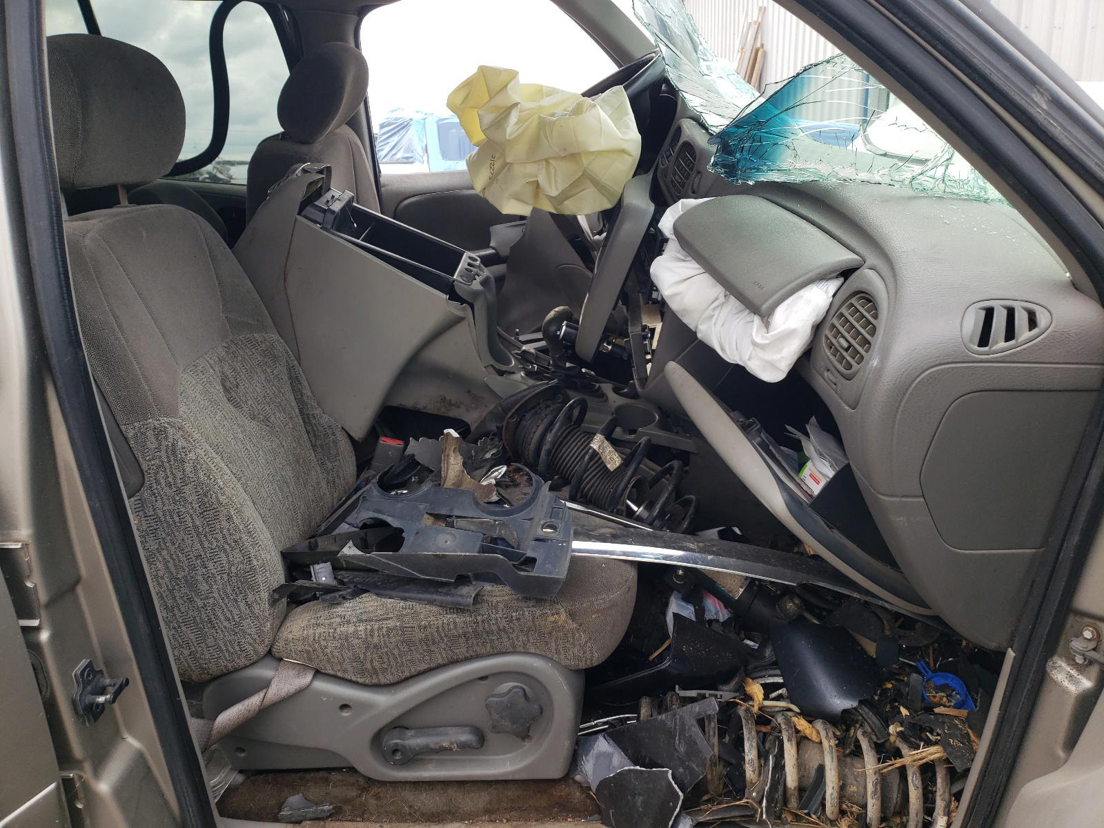 Photo 5 from auction – 2002 CHEVROLET TRAILBLAZE with VIN 1GNDS13S822499465