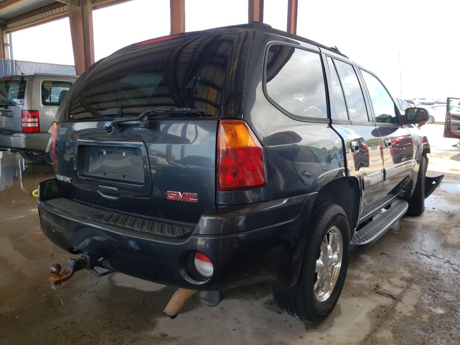 Photo 4 from auction – 2004 GMC ENVOY with VIN 1GKDS13S442101281