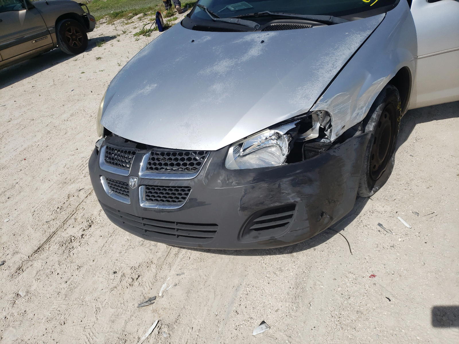 Photo 18 from auction – 2004 DODGE STRATUS SE with VIN 1B3EL36X94N112700