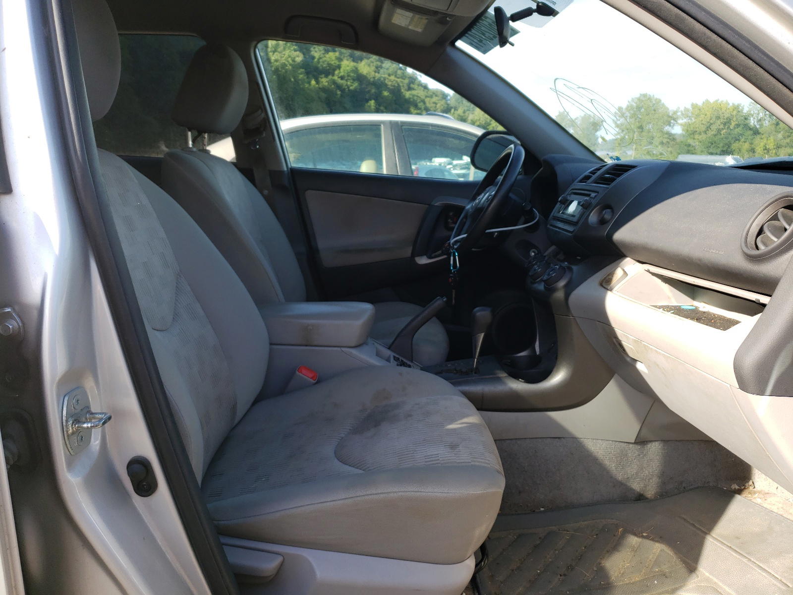 Photo 5 from auction – 2012 TOYOTA RAV4 with VIN 2T3BF4DV3CW253611