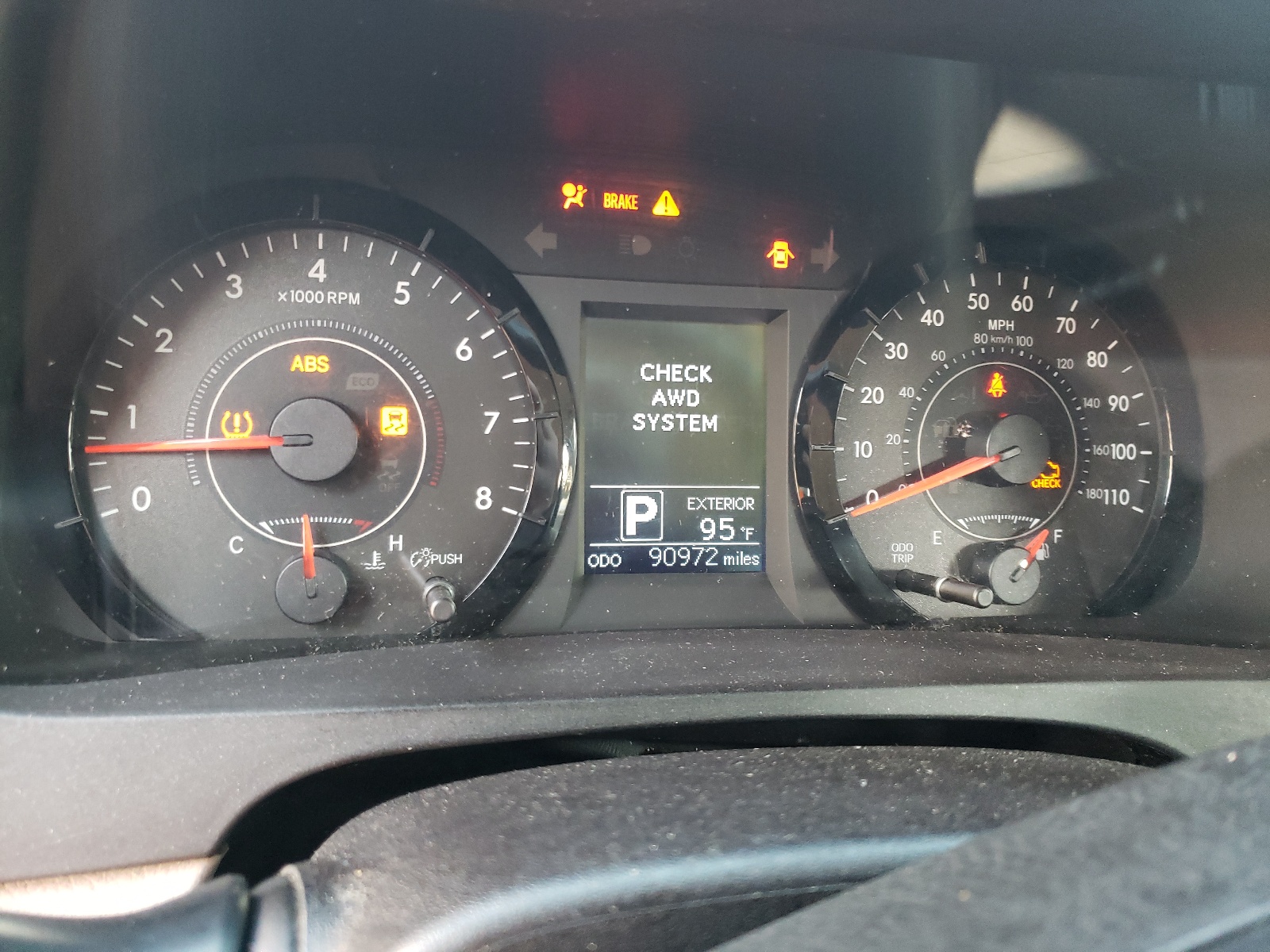 Photo 8 from auction – 2015 TOYOTA SIENNA LE with VIN 5TDJK3DC8FS094932