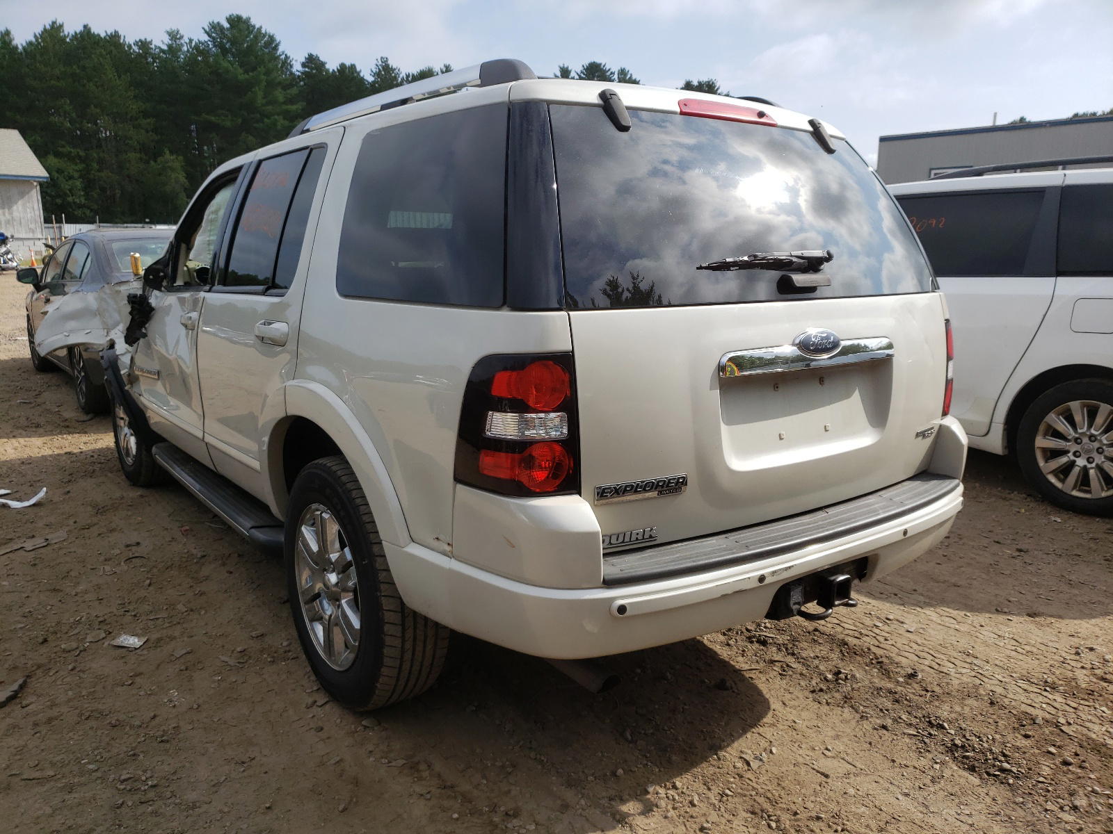 Photo 3 from auction – 2006 FORD EXPLORER L with VIN 1FMEU75E76UB42804
