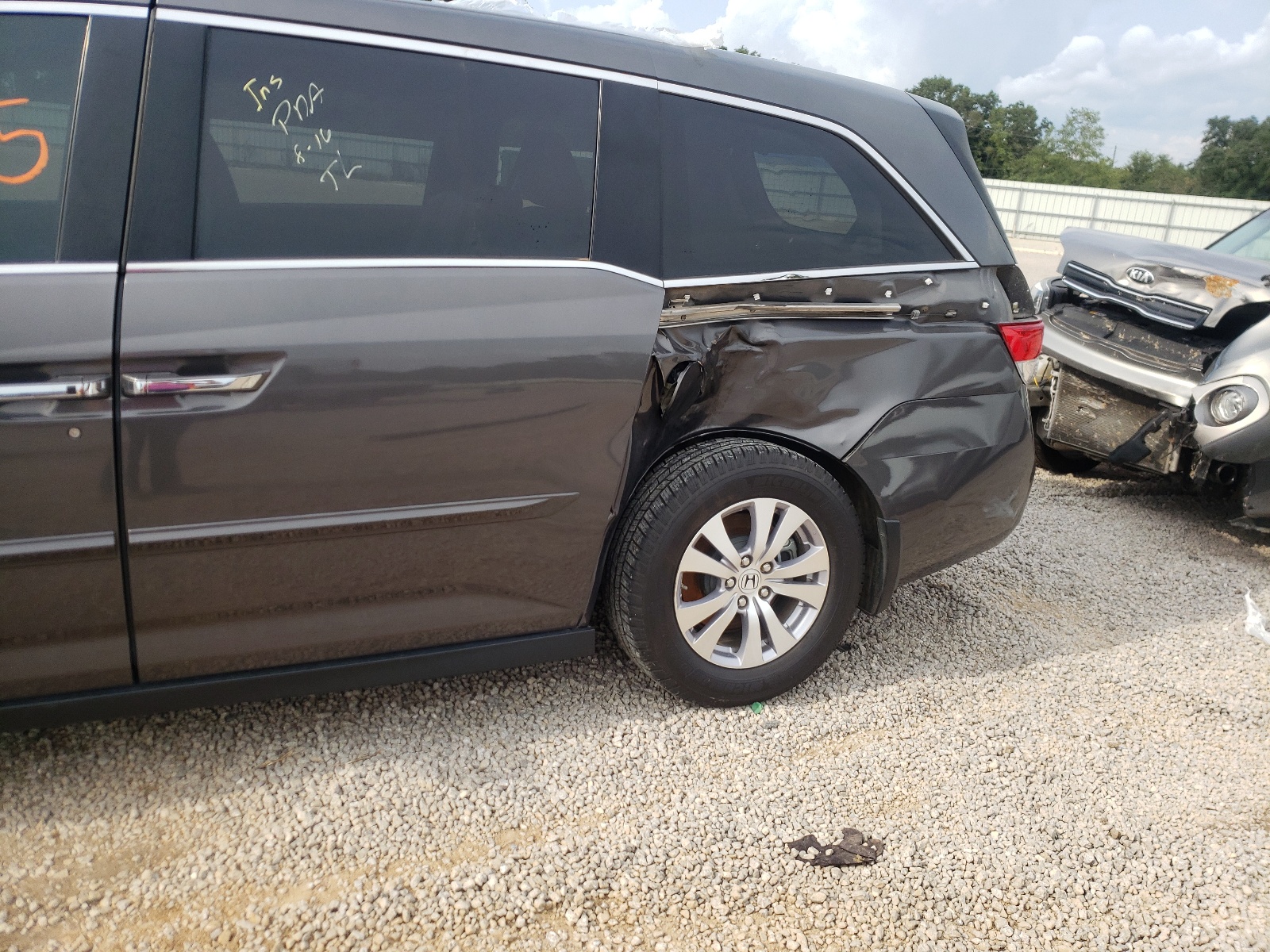 Photo 9 from auction – 2015 HONDA ODYSSEY EX with VIN 5FNRL5H61FB016271