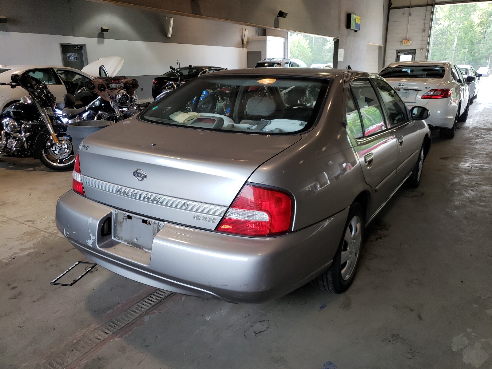 Photo 4 from auction – 2000 NISSAN ALTIMA XE with VIN 1N4DL01A9YC169787