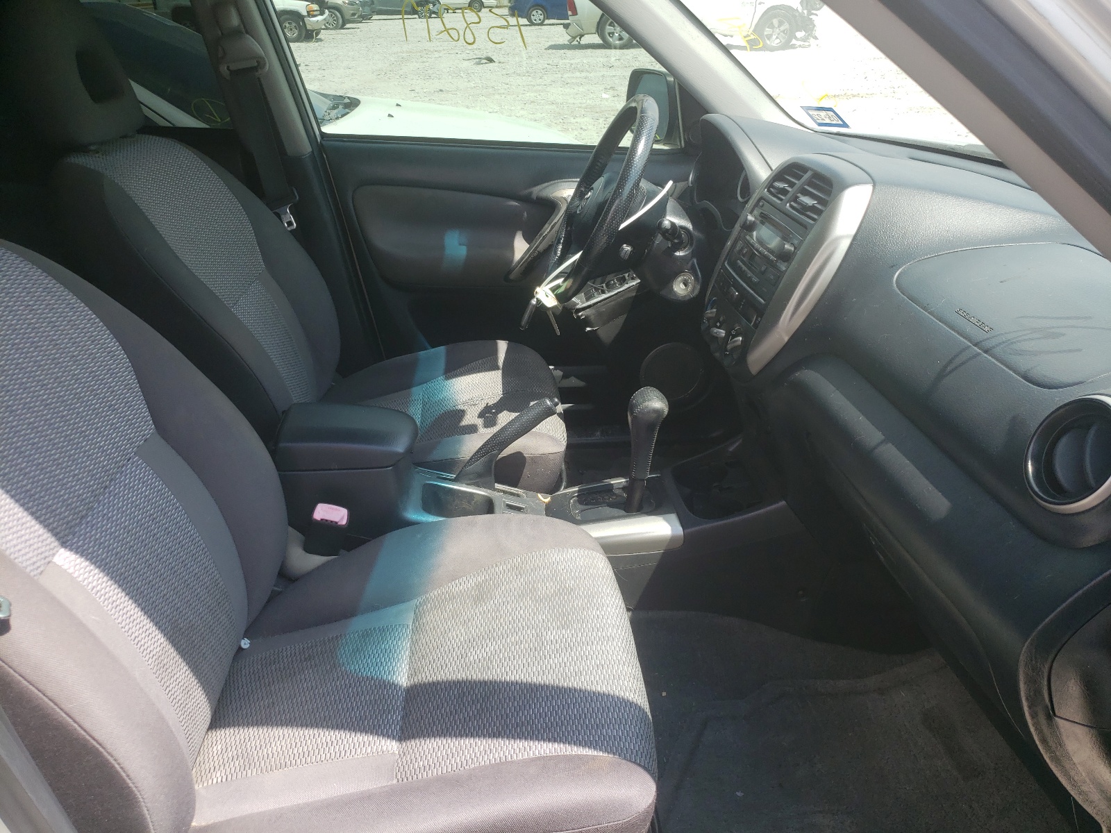 Zdjęcie 5 z aukcji – 2005 TOYOTA RAV4 z VIN JTEGD20V950095641
