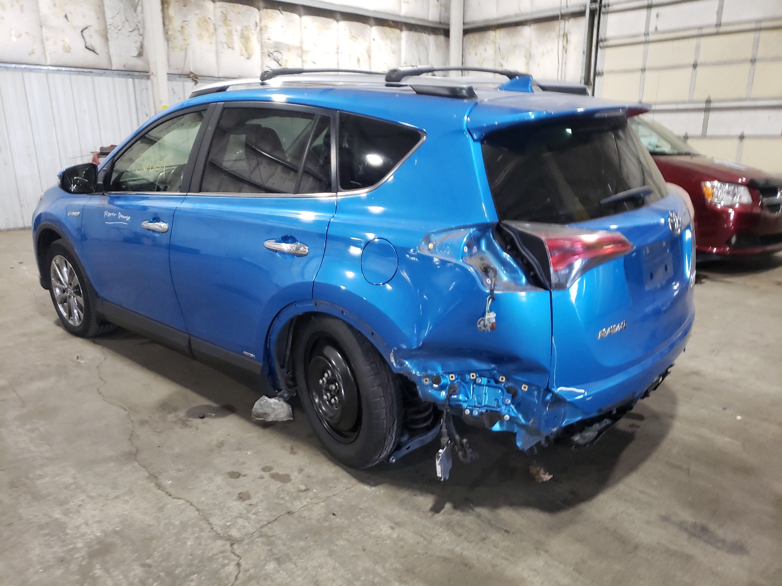 Photo 3 from auction – 2017 TOYOTA RAV4 HV LI with VIN JTMDJREV5HD101286