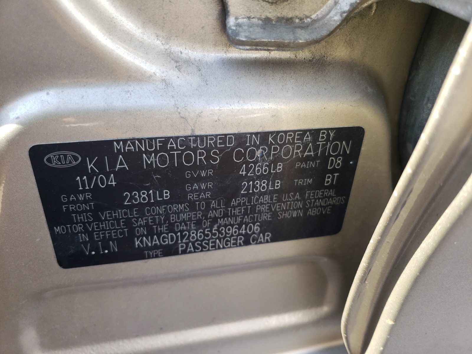 Foto 10 de la subasta – 2005 KIA OPTIMA LX con VIN KNAGD128655396406