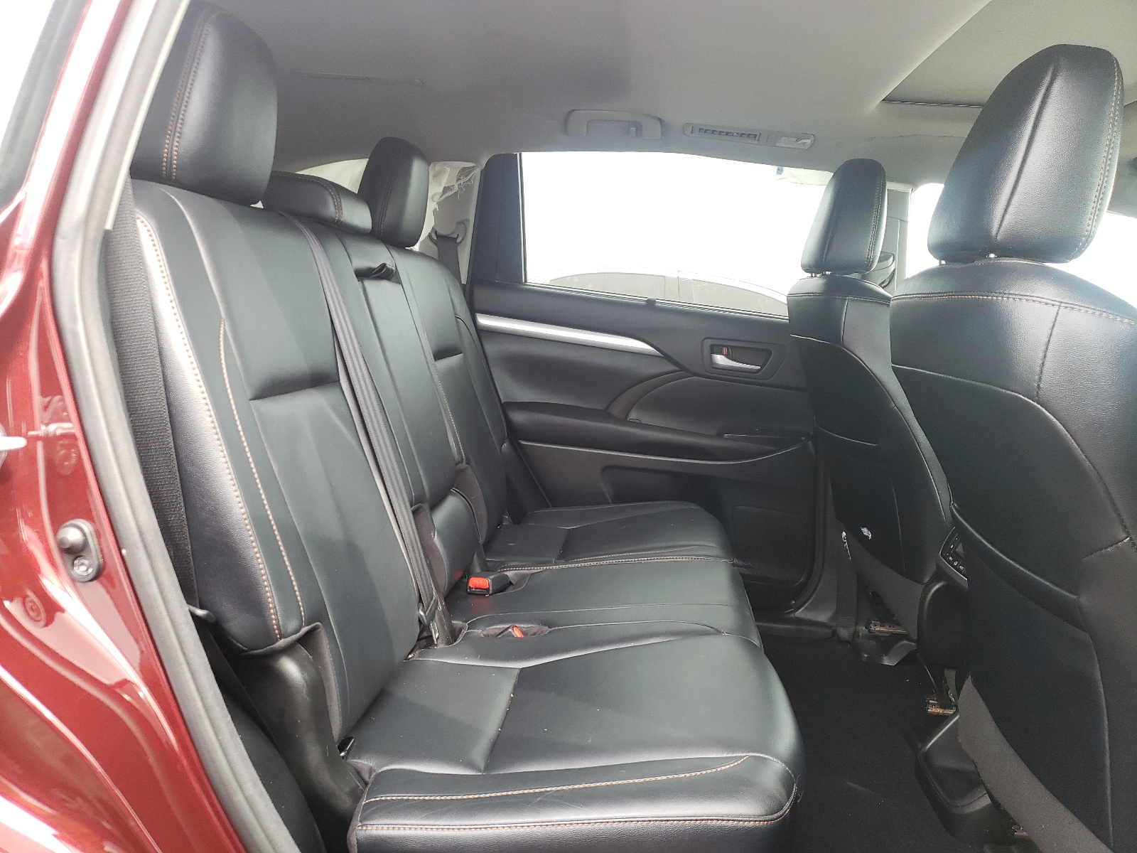 صورة رقم 6 من المزاد - 2017 TOYOTA HIGHLANDER مع VIN 5TDJZRFH5HS376679