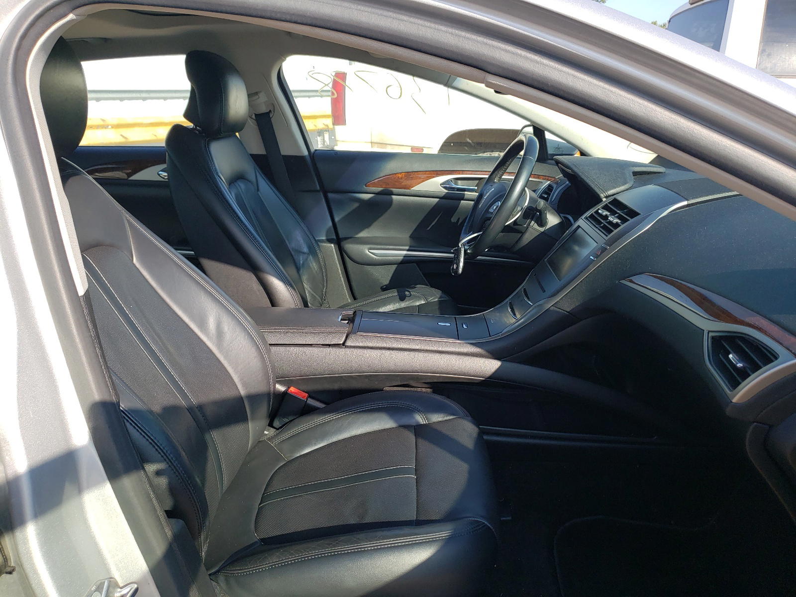 Photo 5 from auction – 2015 LINCOLN MKZ with VIN 3LN6L2J94FR607131