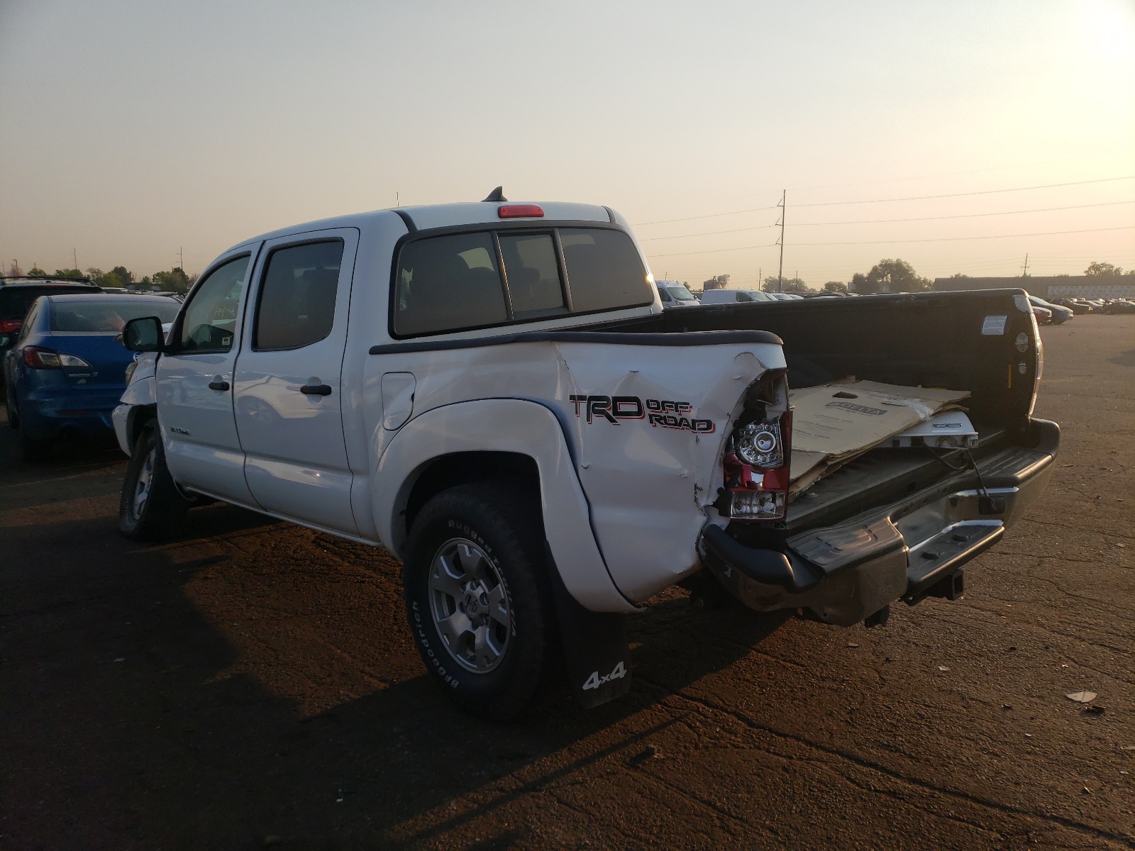 Photo 3 from auction – 2015 TOYOTA TACOMA DOU with VIN 3TMLU4EN6FM170432