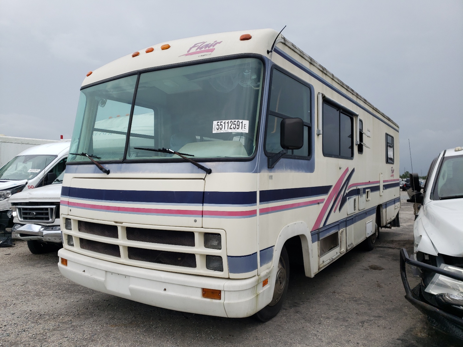 Photo 2 from auction – 1994 FLEE FLAIR with VIN 1GBKP37N8P3319232