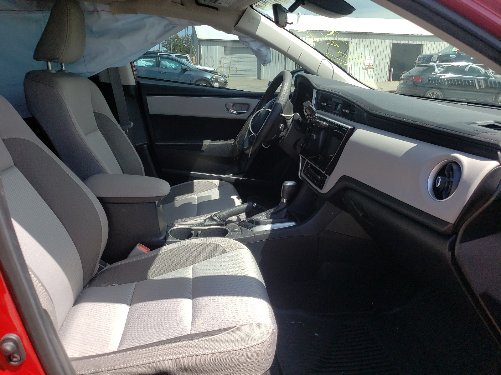 Photo 5 from auction – 2018 TOYOTA COROLLA L with VIN 2T1BURHE0JC995873