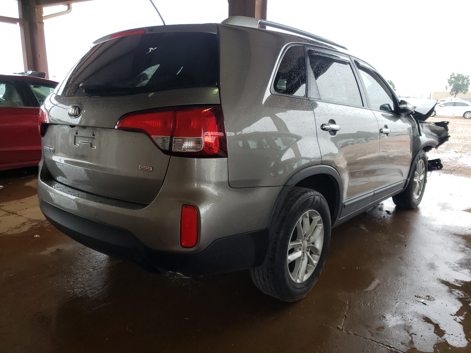 Photo 4 from auction – 2014 KIA SORENTO LX with VIN 5XYKT3A62EG483609