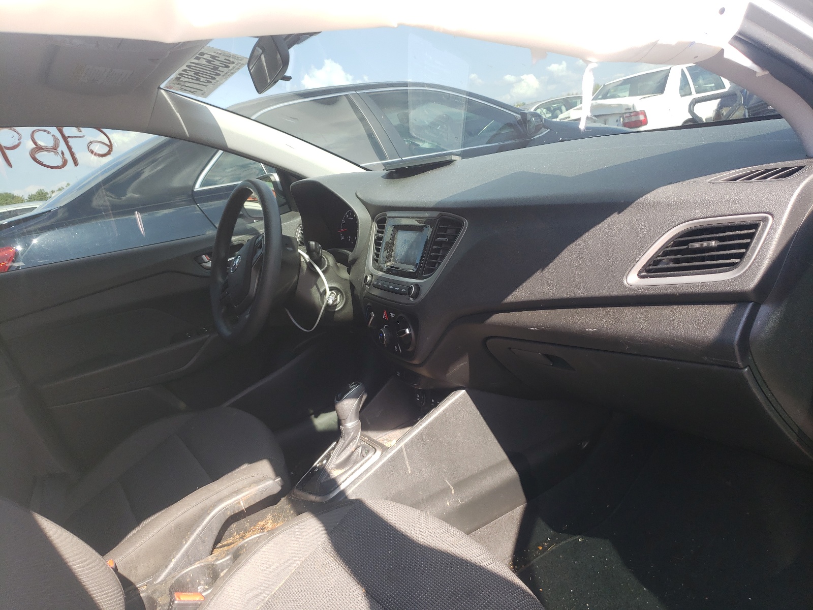 Photo 5 from auction – 2019 HYUNDAI ACCENT SE with VIN 3KPC24A39KE059906