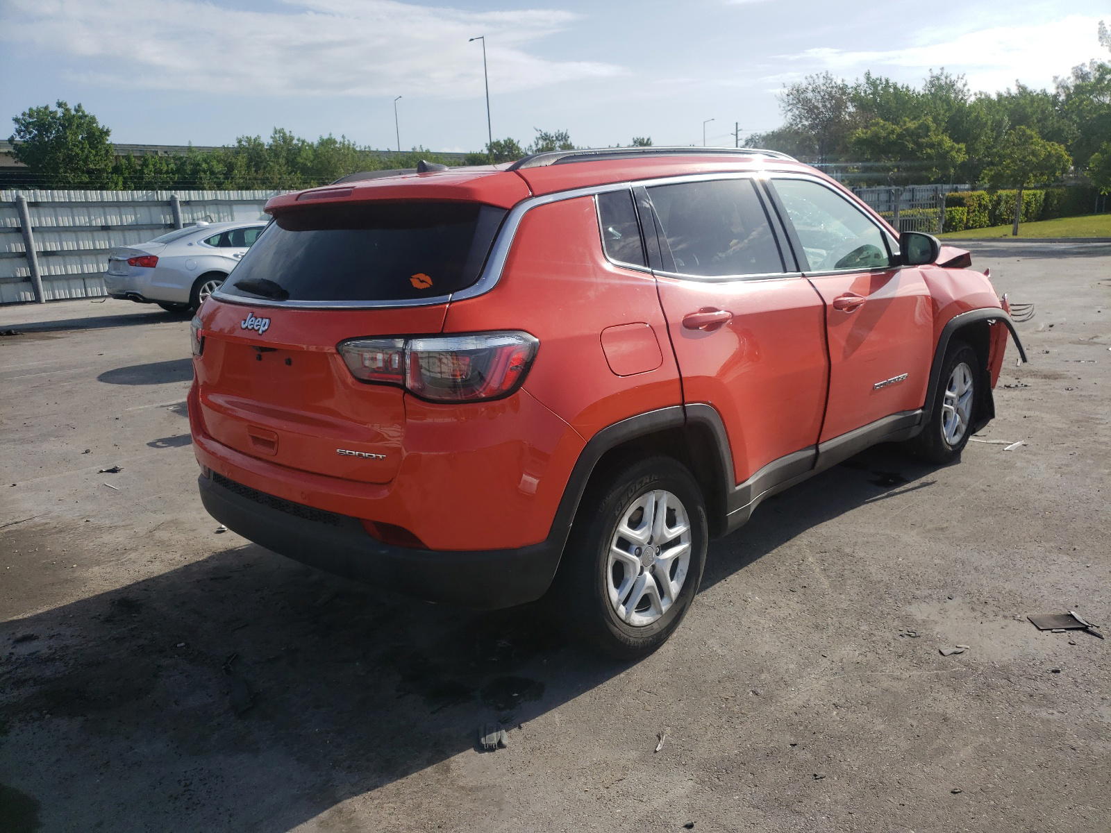 Photo 4 from auction – 2019 JEEP COMPASS SP with VIN 3C4NJCAB0KT614699