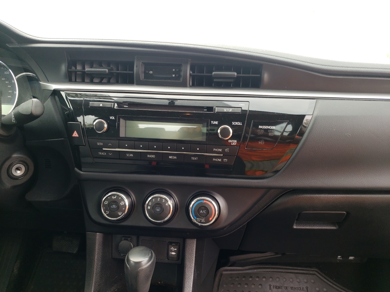 Photo 9 from auction – 2015 TOYOTA COROLLA L with VIN 5YFBURHEXFP313556