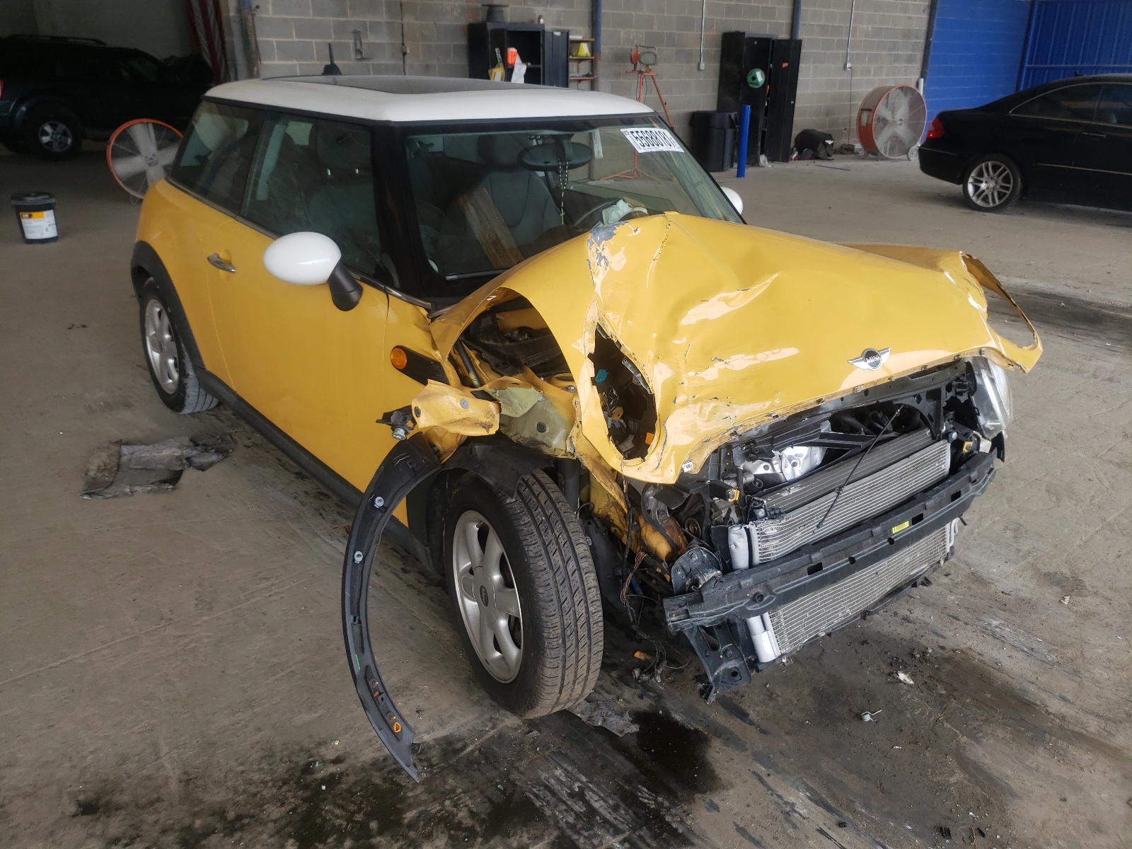 MINI COOPER 2008 with VIN WMWMF33568TT61541 - Photo from auction