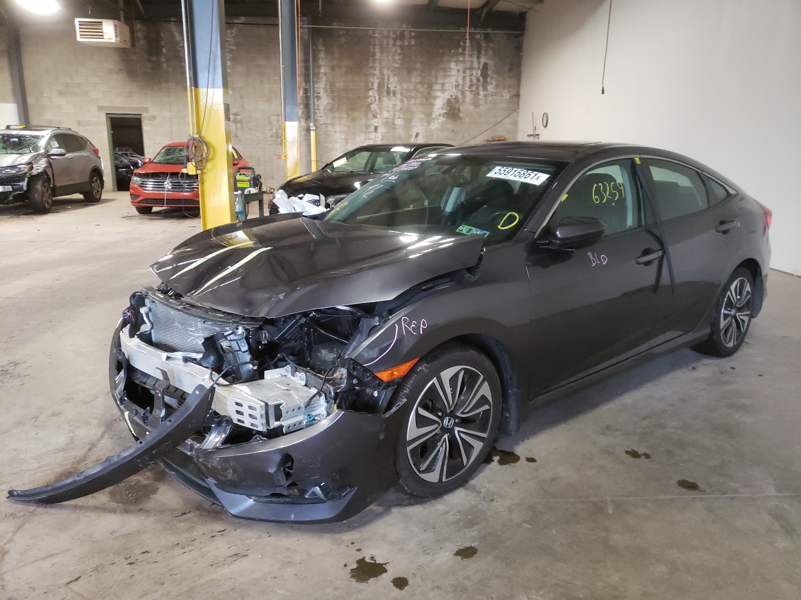 Photo 2 from auction – 2016 HONDA CIVIC EXL with VIN 2HGFC1F71GH656551