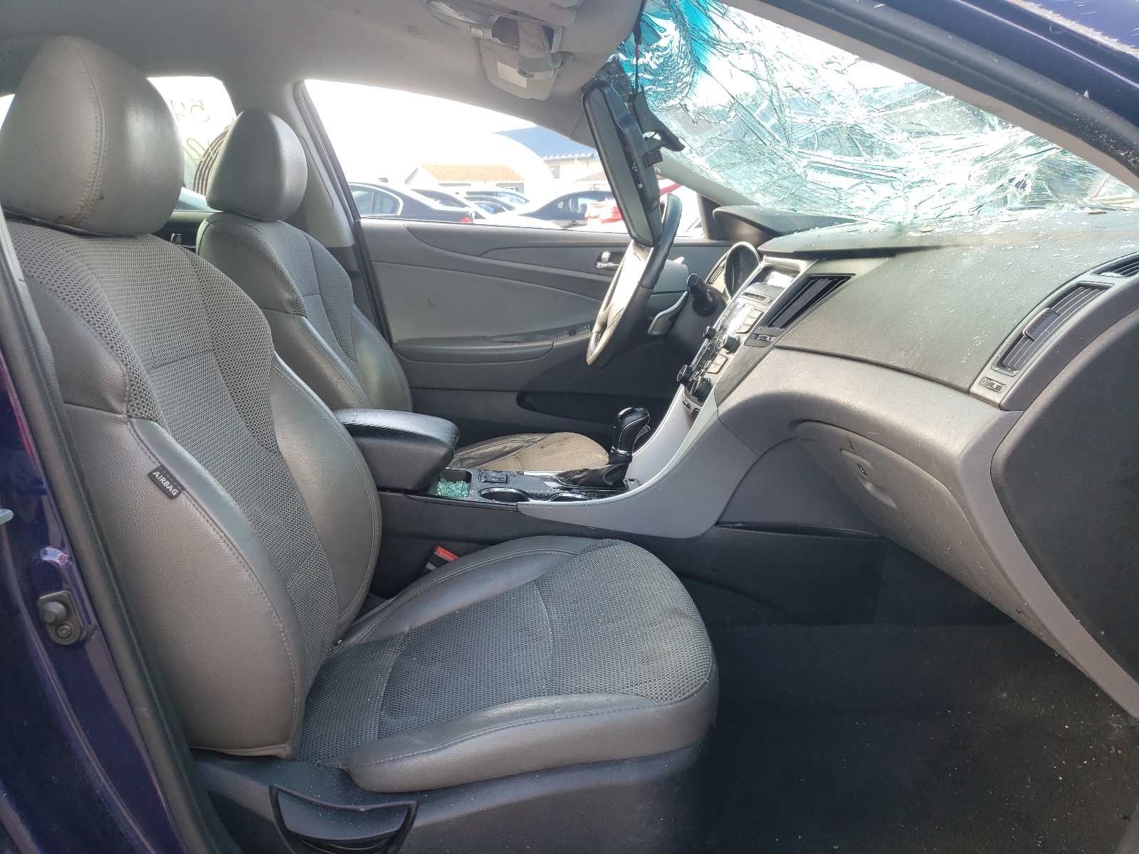 Photo 5 from auction – 2013 HYUNDAI SONATA SE with VIN 5NPEC4AC6DH766403