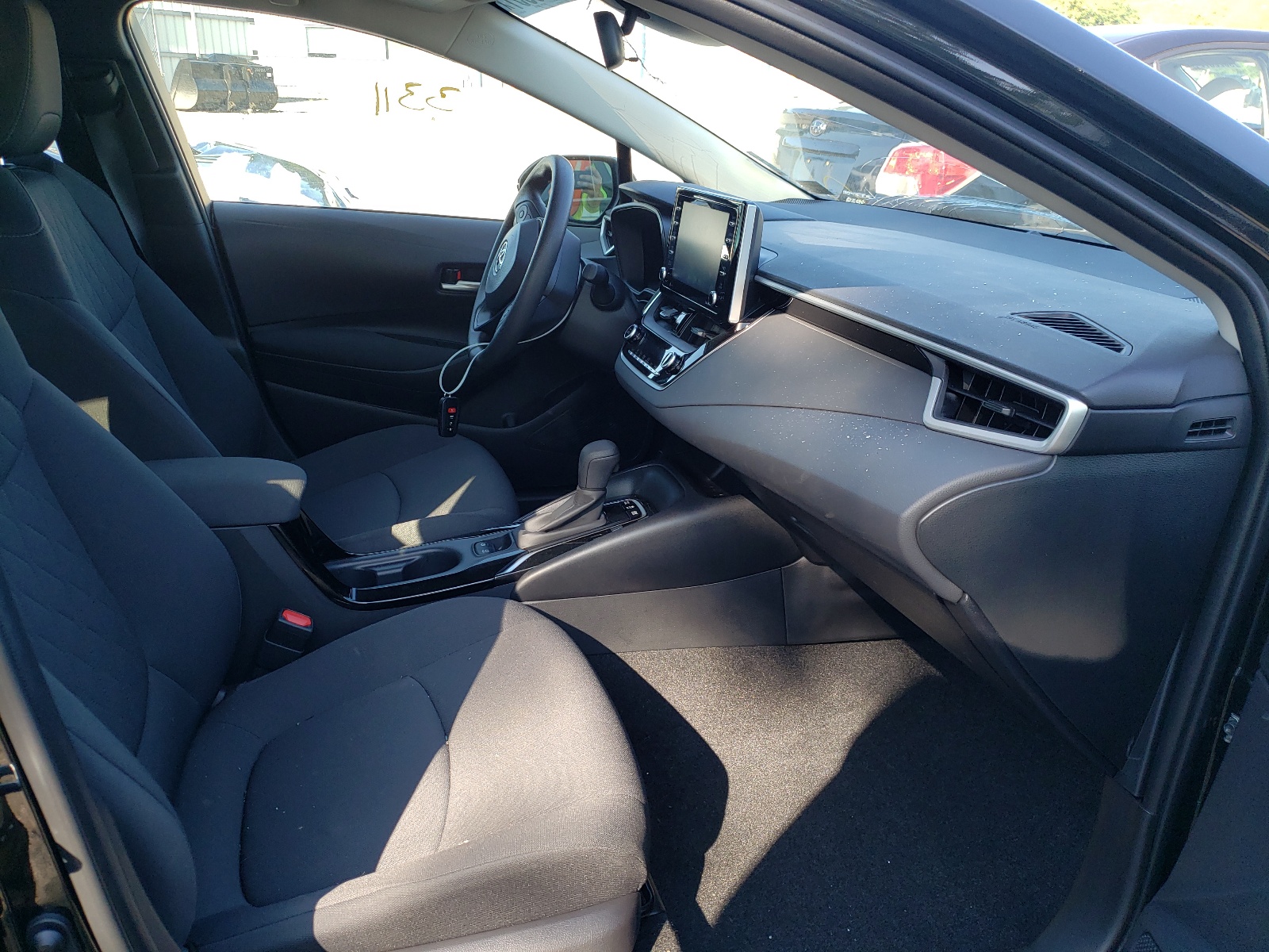 Photo 5 from auction – 2021 TOYOTA COROLLA LE with VIN JTDEAMDE4MJ029338