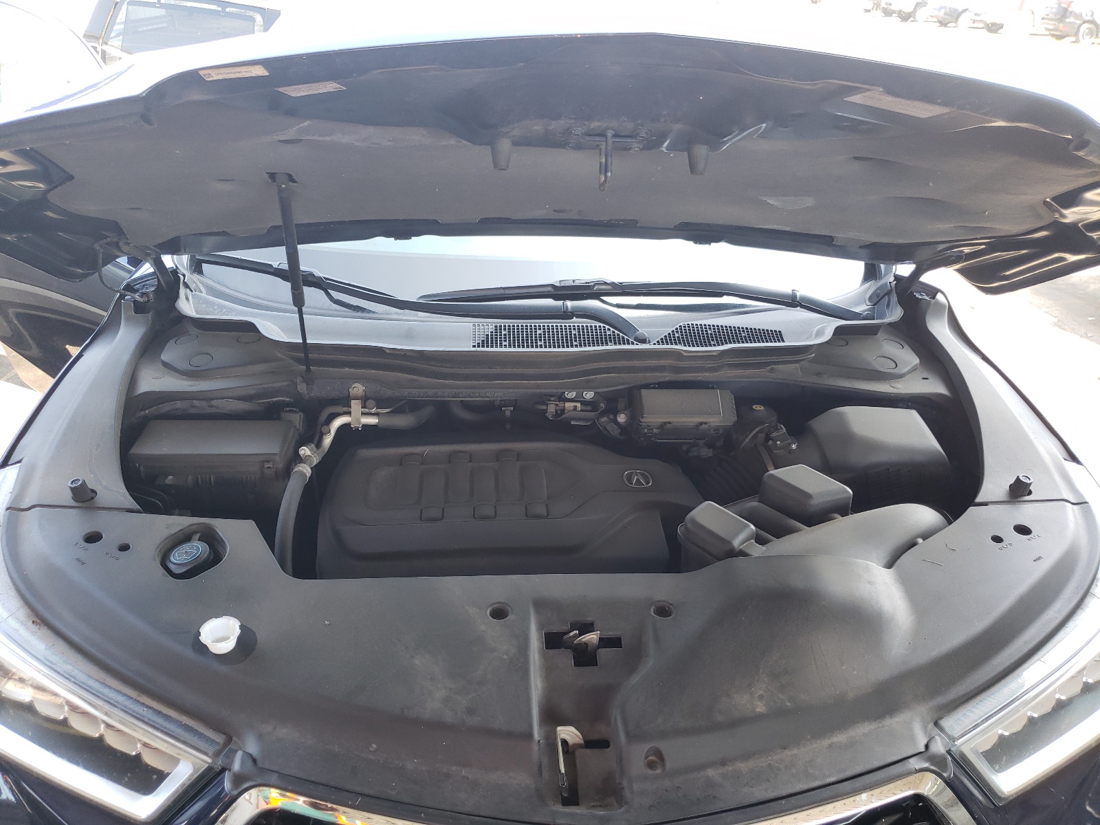 Photo 7 from auction – 2017 ACURA MDX AWD with VIN 5FRYD4H88HB013552