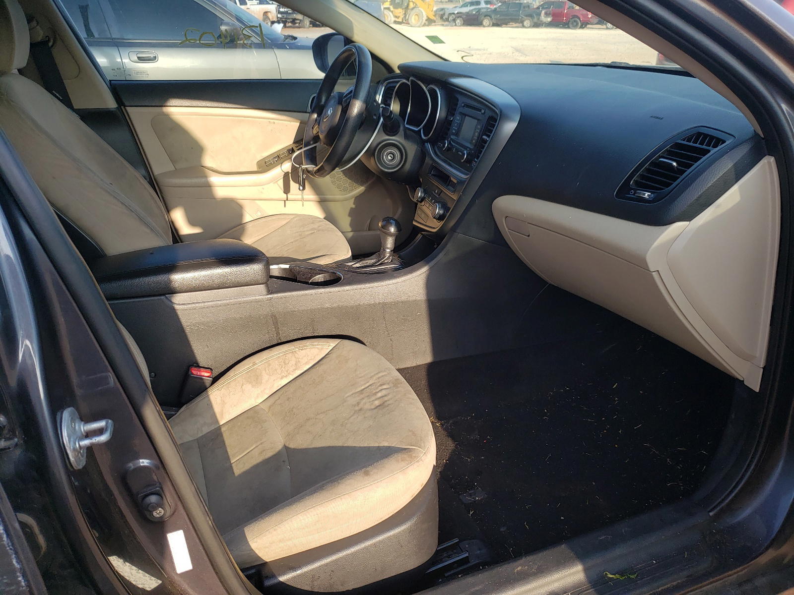 Photo 5 from auction – 2015 KIA OPTIMA LX with VIN KNAGM4A78F5633778