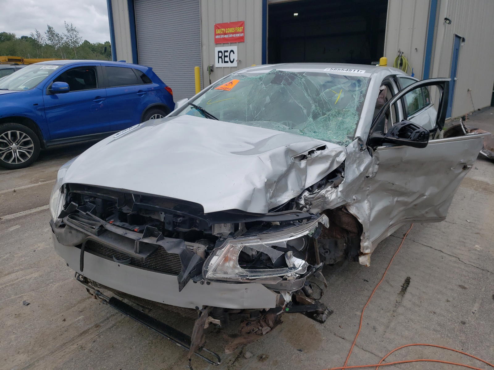 Photo 2 from auction – 2012 BUICK LACROSSE C with VIN 1G4GB5E37CF362557