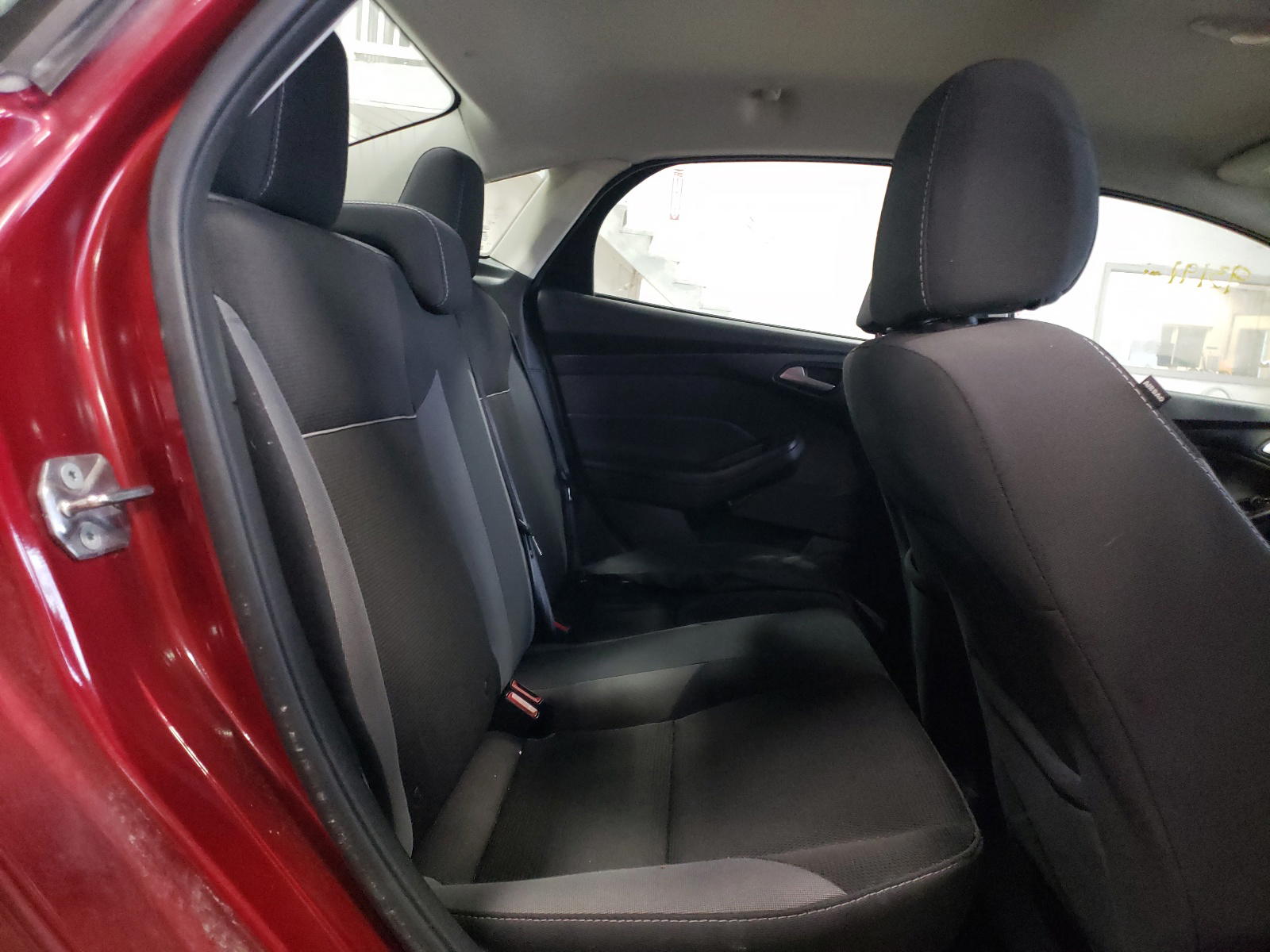 Photo 6 from auction – 2014 FORD FOCUS SE with VIN 1FADP3F24EL419410