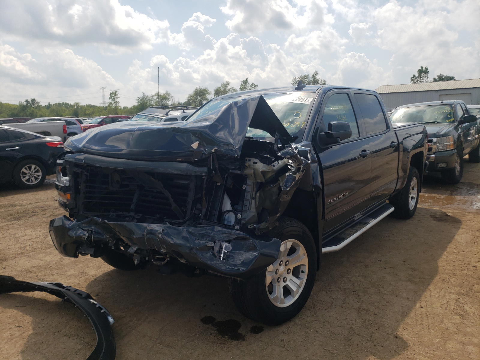 Photo 2 from auction – 2018 CHEVROLET SILVERADO with VIN 3GCUKREC8JG474097