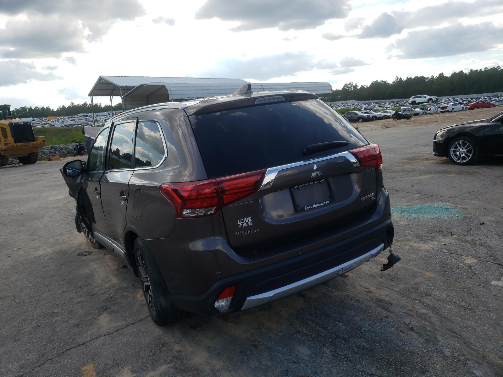 Photo 3 from auction – 2017 MITSUBISHI OUTLANDER with VIN JA4AD3A33HZ004872
