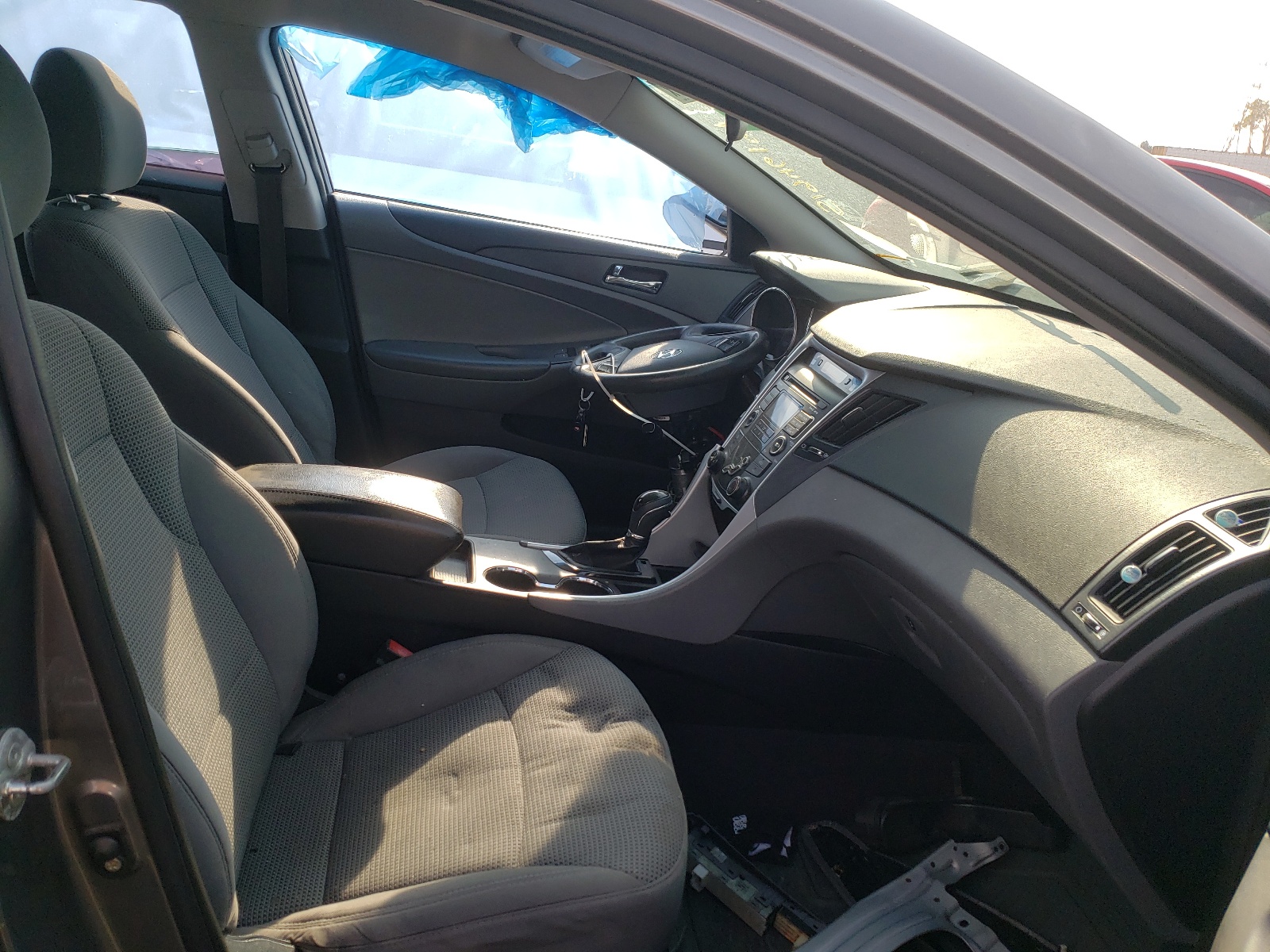 Photo 5 from auction – 2011 HYUNDAI SONATA GLS with VIN 5NPEB4AC8BH204213