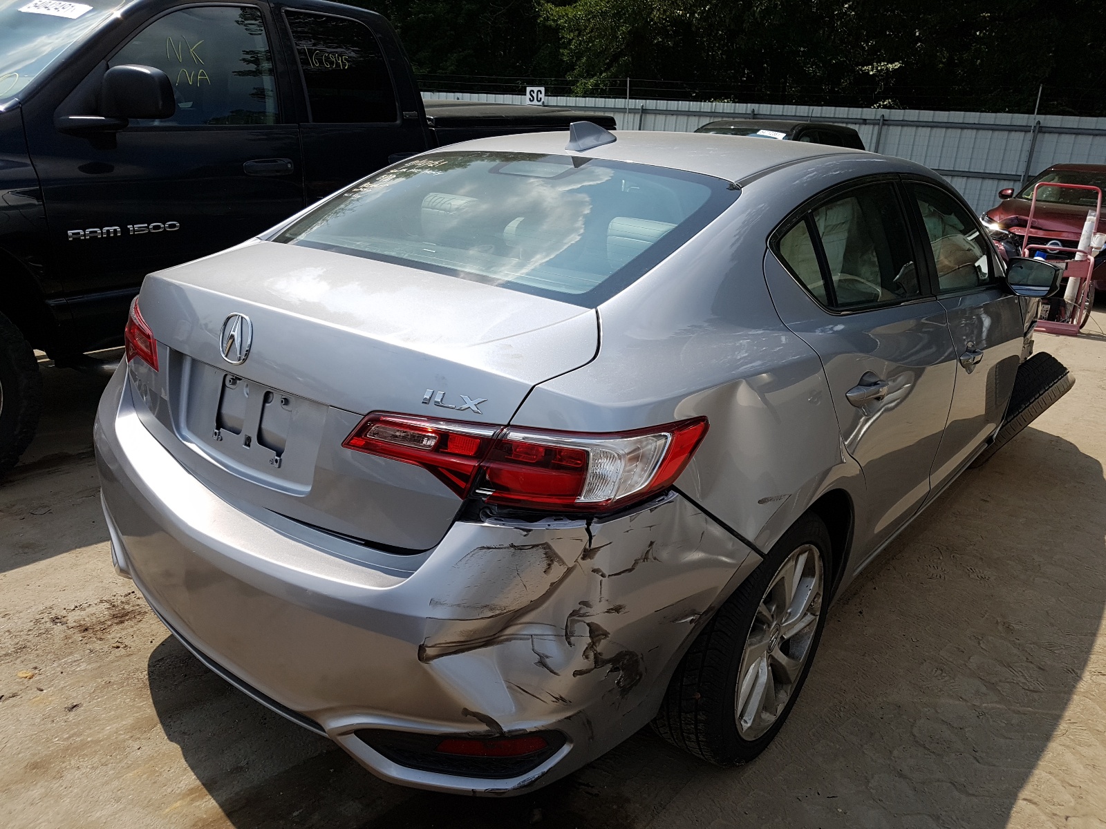 Photo 4 from auction – 2017 ACURA ILX PREMIU with VIN 19UDE2F78HA007840