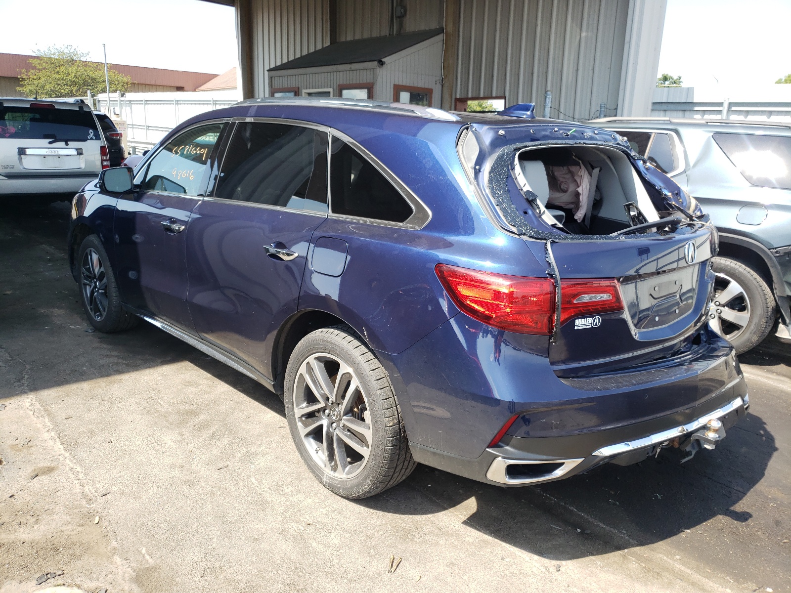 Photo 3 from auction – 2017 ACURA MDX AWD with VIN 5FRYD4H88HB013552