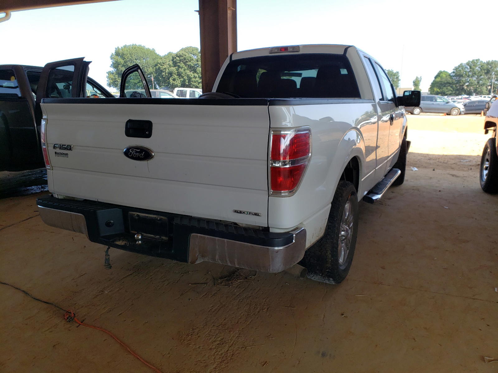 Photo 4 from auction – 2011 FORD F150 SUPER with VIN 1FTEX1CM6BFA49449